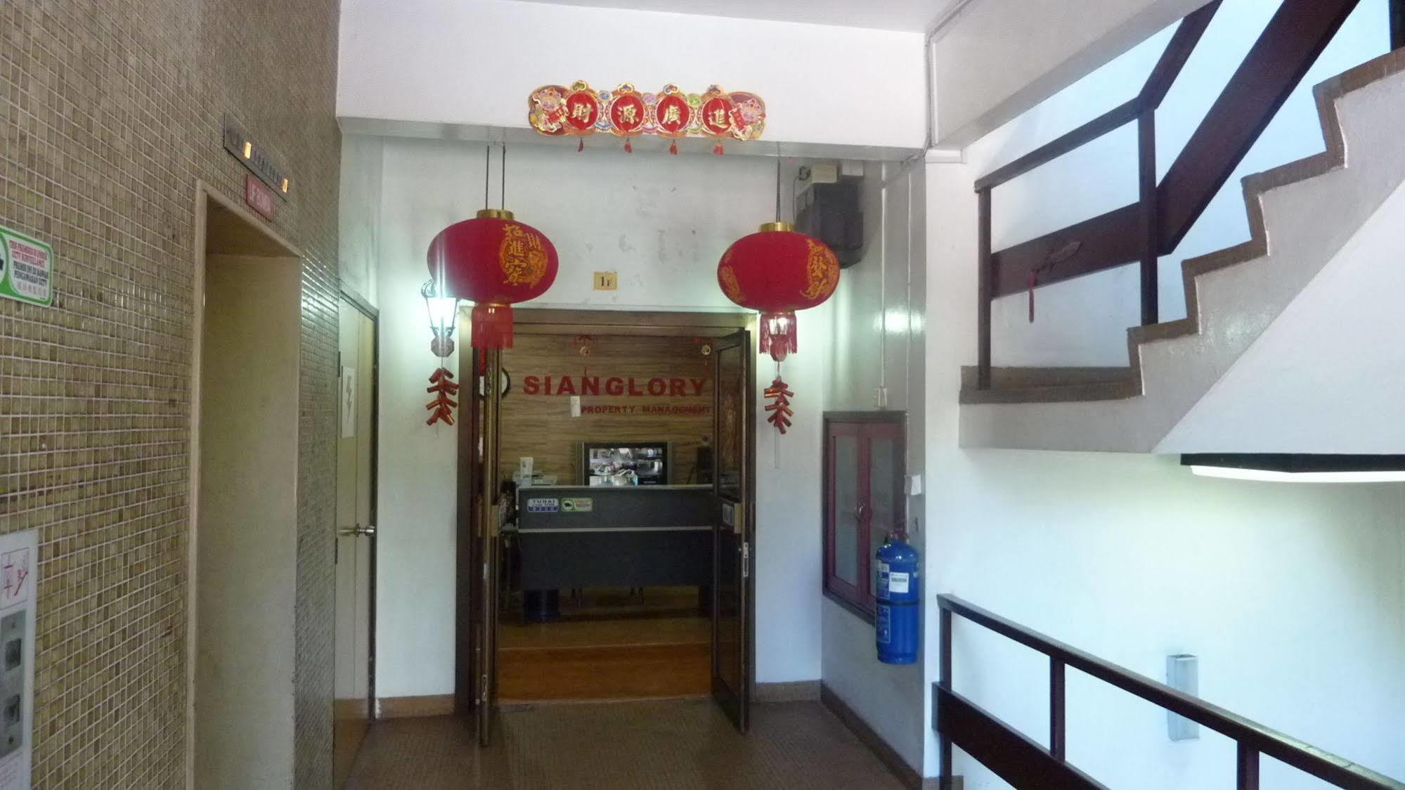 7 Hung Hung Inn Кота-Кинабалу Экстерьер фото